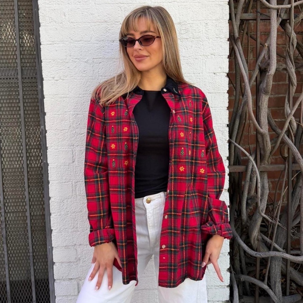 Vintage Bobbie brooks Red plaid holiday Christmas button up shirt w/ embroidery